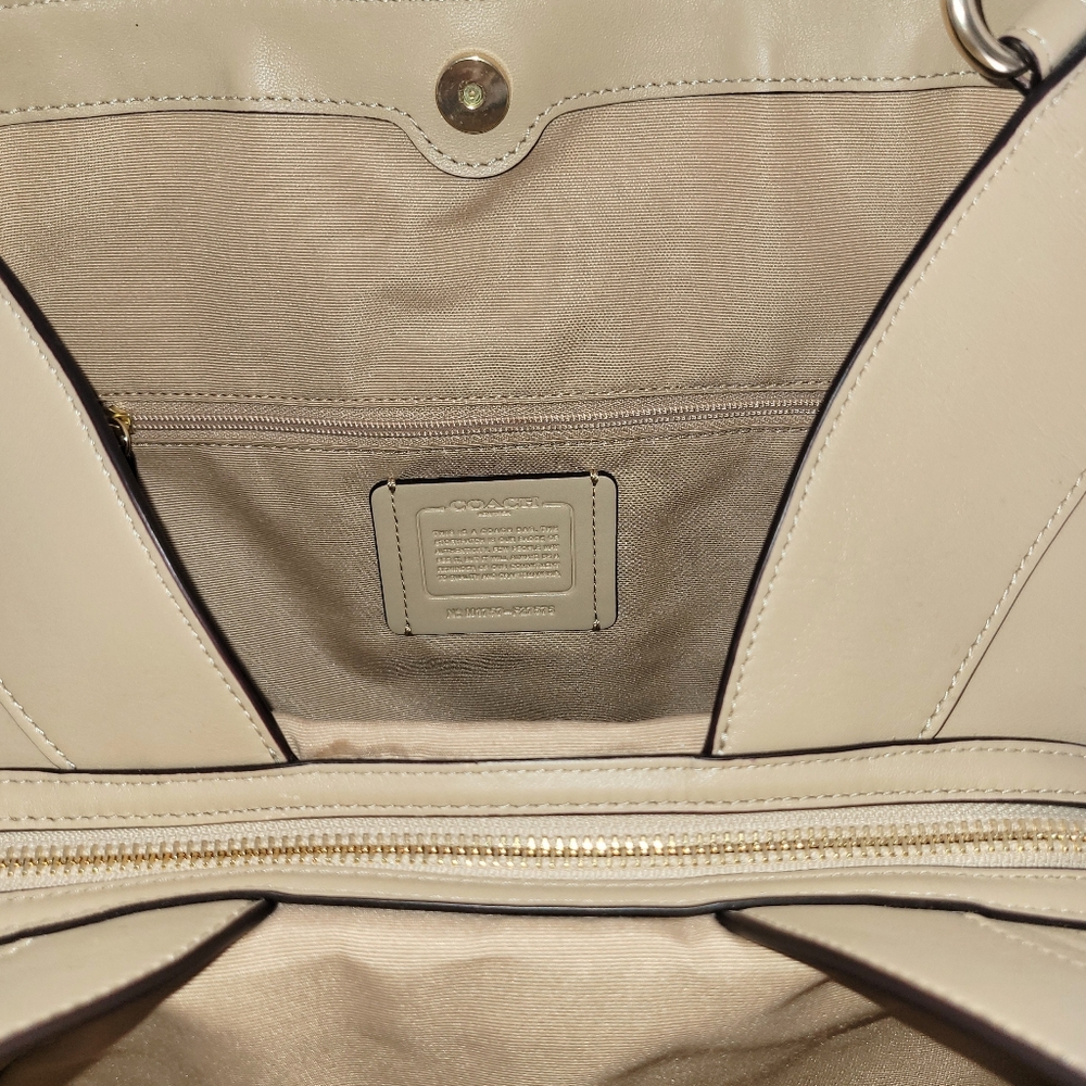 Coach Lexy Beige Legacy Jacquard Women's Bag - Not yellow tone - Excellent! - Picture 10 of 16